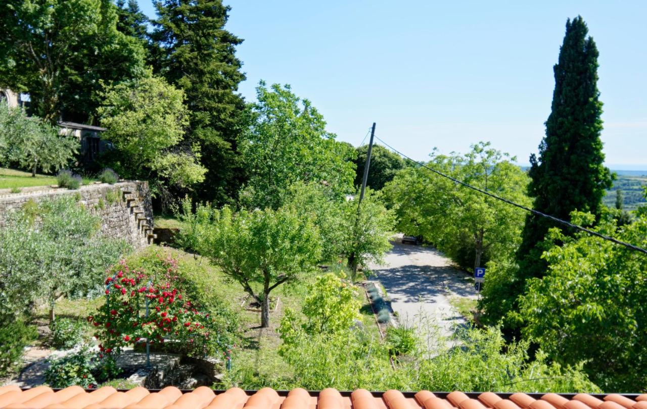Apartments Smile By Rent Istria Grožnjan Esterno foto